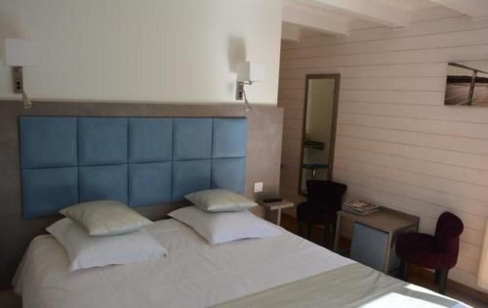 Hotel Monet La Rivière-Saint-Sauveur Zewnętrze zdjęcie
