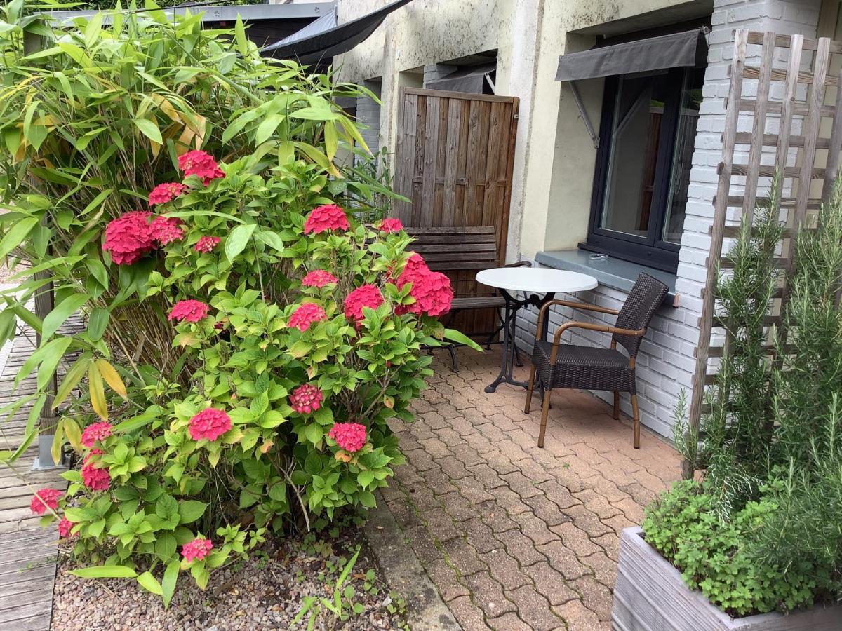 Hotel Monet La Rivière-Saint-Sauveur Zewnętrze zdjęcie