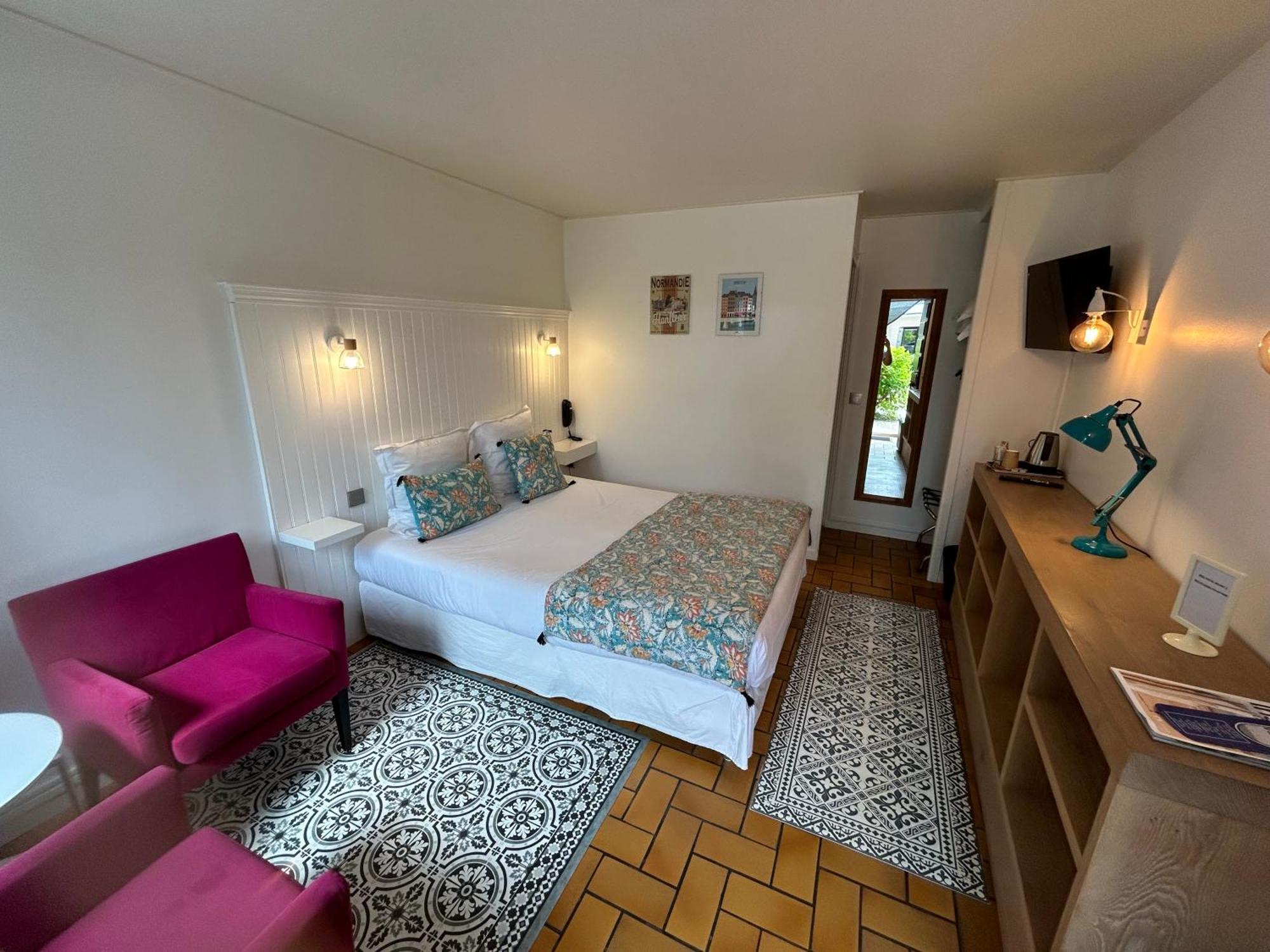 Hotel Monet La Rivière-Saint-Sauveur Zewnętrze zdjęcie