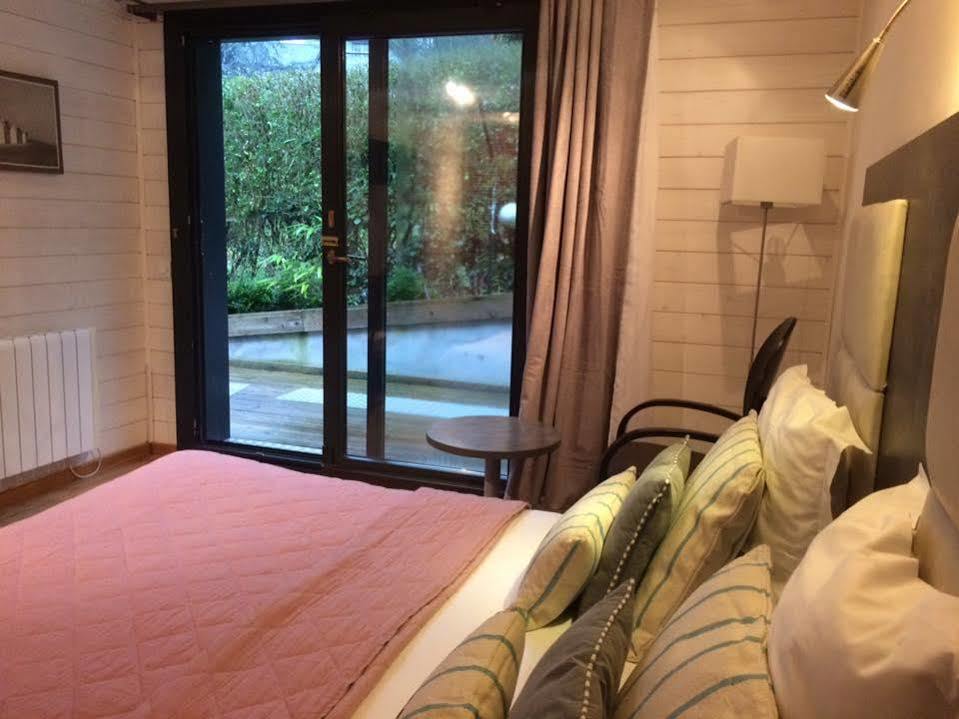 Hotel Monet La Rivière-Saint-Sauveur Zewnętrze zdjęcie